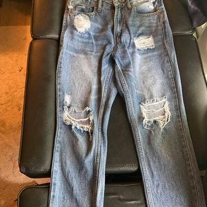 Sz 27 straight mid rise distressed raw hem